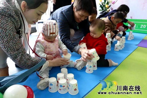 西南醫(yī)大中醫(yī)院舉行世界早產(chǎn)兒日活動(dòng)(圖3) 西南醫(yī)大中醫(yī)院舉行世界早產(chǎn)兒日活動(dòng)(圖3)