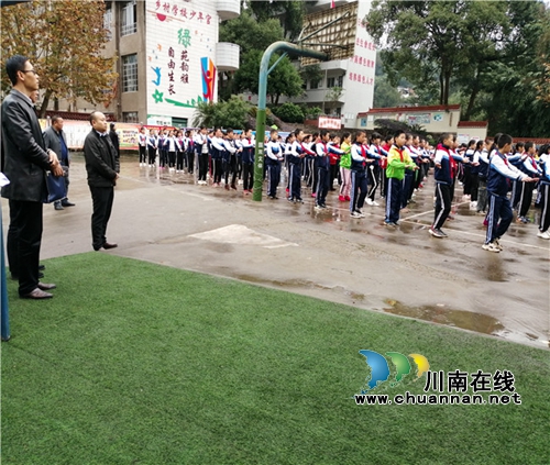 四川省應急管理廳安全社區(qū)評估驗收組深入敘永縣向林鎮(zhèn)小學驗收安全社區(qū)建設工作(圖2)