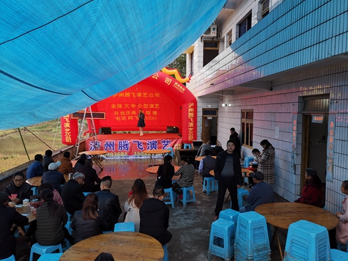 群眾點(diǎn)菜豐富文化 村民不再是臺(tái)下客(圖2)