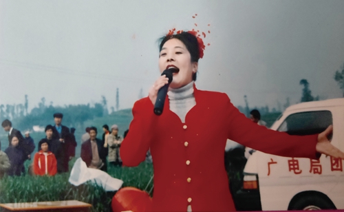 群眾點(diǎn)菜豐富文化 村民不再是臺(tái)下客(圖4)
