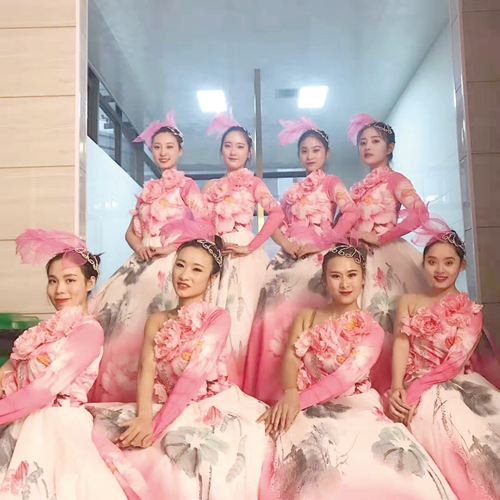 群眾點(diǎn)菜豐富文化 村民不再是臺(tái)下客