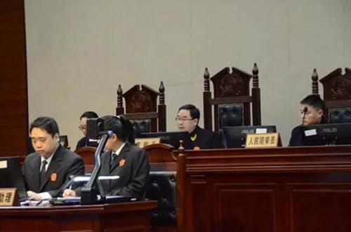 告官見官 瀘州74位行政機關領導干部現(xiàn)場學法(圖9)
