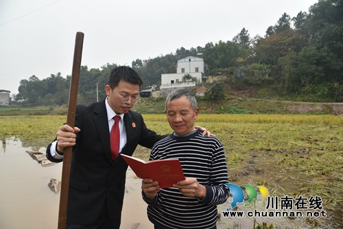 最是一抹憲法紅！瀘州法院開展憲法宣傳周活動(圖7)