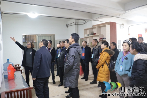龍馬潭區(qū)蓮花池街道:“兩代表一委員”視察活動(dòng)助力街道發(fā)展(圖3) 龍馬潭區(qū)蓮花池街道:“兩代表一委員”視察活動(dòng)助力街道發(fā)展(圖3)