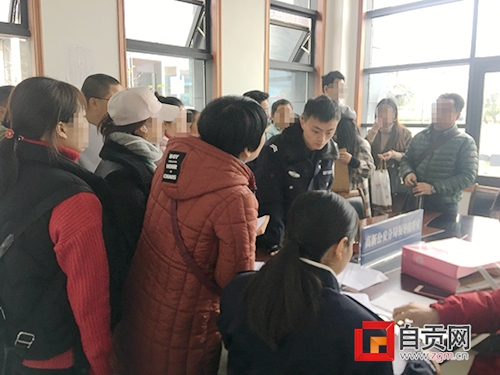 自貢市民新房裝修尚未進(jìn)場(chǎng) 裝飾公司就關(guān)門？(圖2)