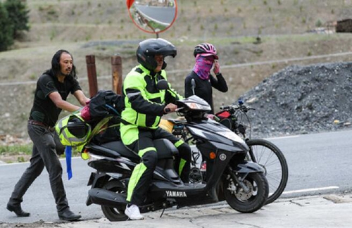 格桑花開(kāi)滿(mǎn)天路—寫(xiě)在川藏公路通車(chē)65周年之際(圖14)