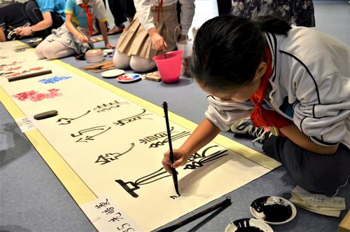 瀘州市第四屆中小學(xué)生書法繪畫作品展開(kāi)幕(圖3)