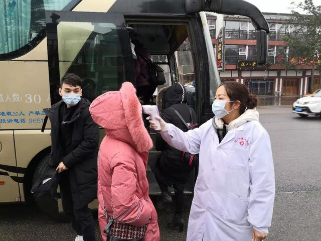 瀘州：疫情聯(lián)防聯(lián)控 設(shè)置交通檢查卡口56個(gè)   (圖5)