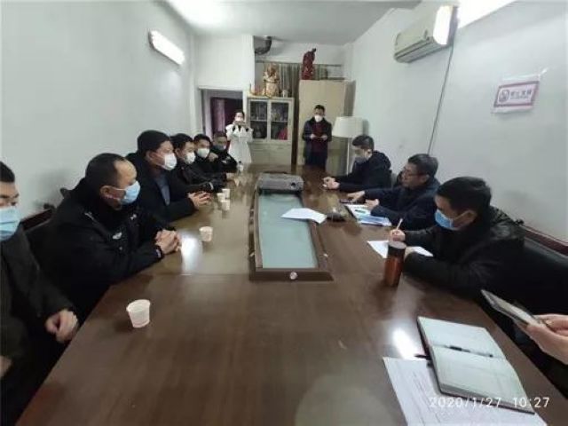 望周知！瀘州企業(yè)取消街頭免費分發(fā)口罩 將30萬只口罩改捐市委市政府(圖2)
