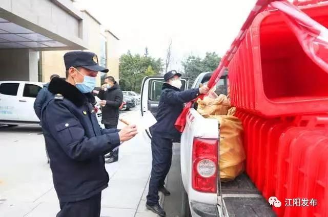瀘州江陽區(qū)1000個廢棄口罩專用垃圾桶“上崗”(圖3)