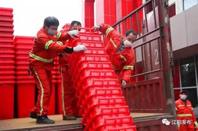 瀘州江陽區(qū)1000個廢棄口罩專用垃圾桶“上崗”(圖2)