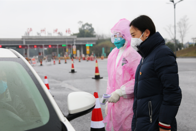 江陽區(qū)806個基層黨組織黨員投入疫情防控“阻擊戰(zhàn)”(圖3)