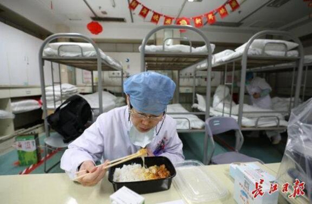 她最早判斷出疫情并上報(bào)：這次把一生的眼淚流光了(圖6)