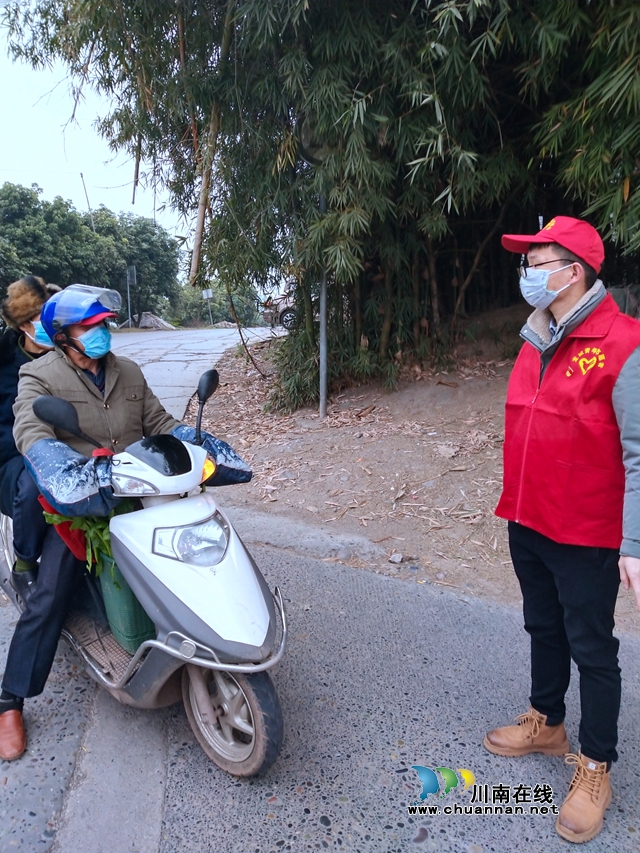 最美身影！瀘縣太伏鎮(zhèn)黨員志愿者活躍在抗疫第一線(圖3)