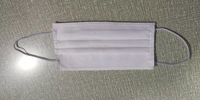 “內江造”口罩來啦！內江這家企業(yè)開足馬力趕制口罩和防護服(圖2)