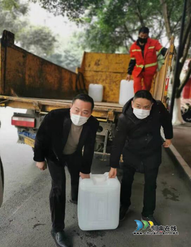 江陽區(qū)住建局物業(yè)指導(dǎo)中心黨員支美軍：不忘黨員初心，不褪軍人本色(圖3)