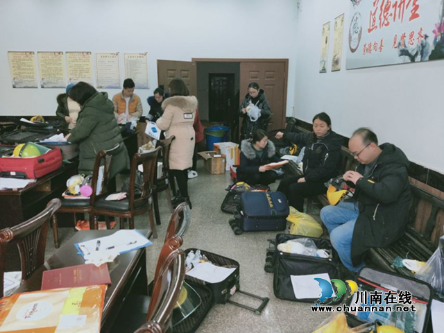 戰(zhàn)疫情，納溪疾控中心鏗鏘玫瑰在一線綻放！(圖2)
