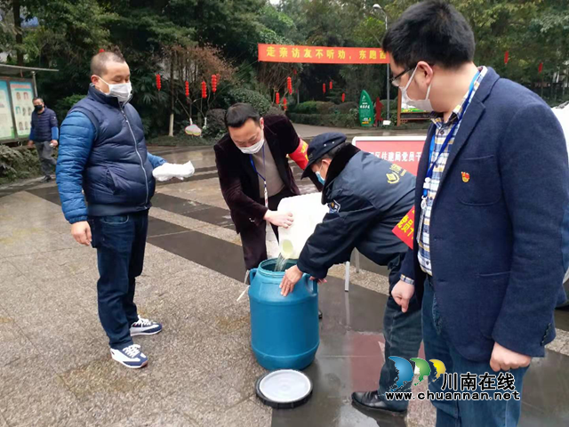 江陽區(qū)住建局：疫情阻擊戰(zhàn)，黨員服務(wù)隊一直在努力(圖3)