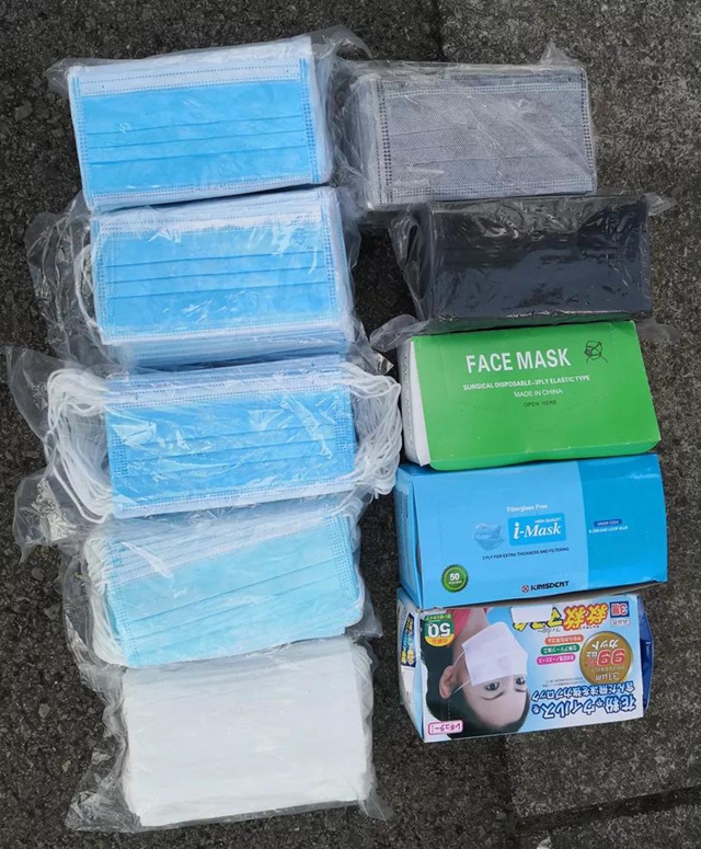震驚！內(nèi)江警方擋獲47萬只從湖北運(yùn)來的“三無”口罩(圖2)