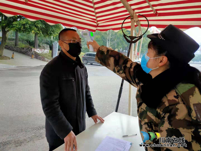 筑牢疫情“防火墻”——建校安保全力守護校園安全(圖2)