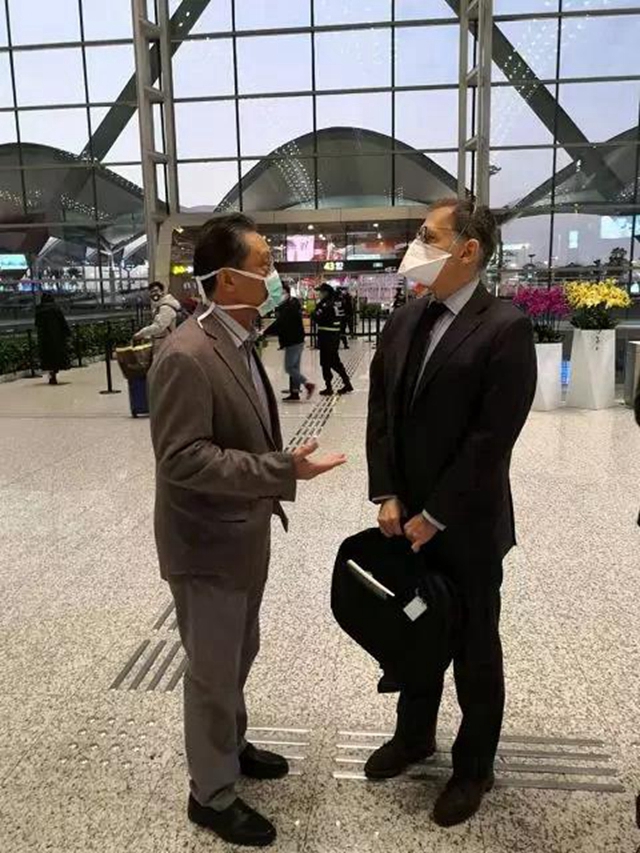 中國捐菲律賓20萬只口罩？鐘南山迎接美國藥企老總？這些都是謠言！(圖3)