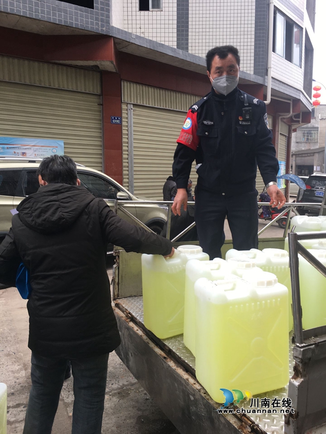 瀘縣云龍鎮(zhèn)：黨建引領(lǐng) 社會(huì)助力 鐵肩義膽抗疫情