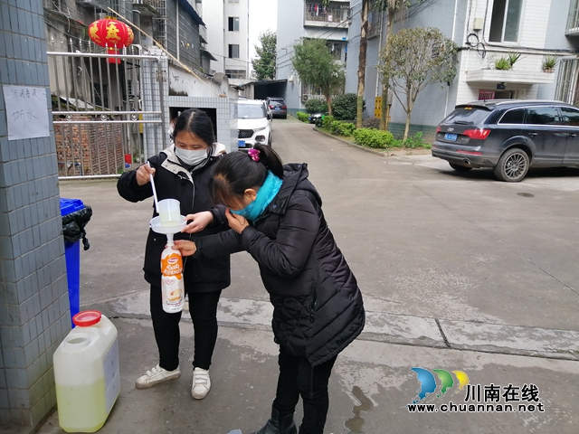 瀘縣云龍鎮(zhèn)：黨建引領(lǐng) 社會(huì)助力 鐵肩義膽抗疫情(圖5)
