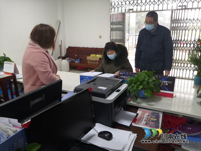 陳佳到瀘縣潮河鎮(zhèn)督導新型冠狀病毒感染的肺炎疫情防控工作(圖3)