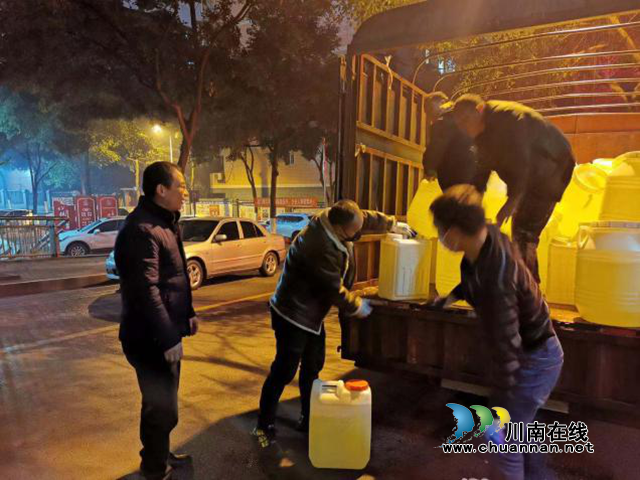 江陽區(qū)住建局：致敬最美逆行者，堅守中的江陽物業(yè)人(圖4)