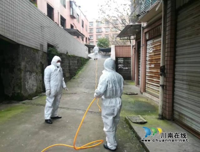瀘縣市場監(jiān)督管理局黨員干部：抗疫一線的“一抹藍(lán)”(圖2)