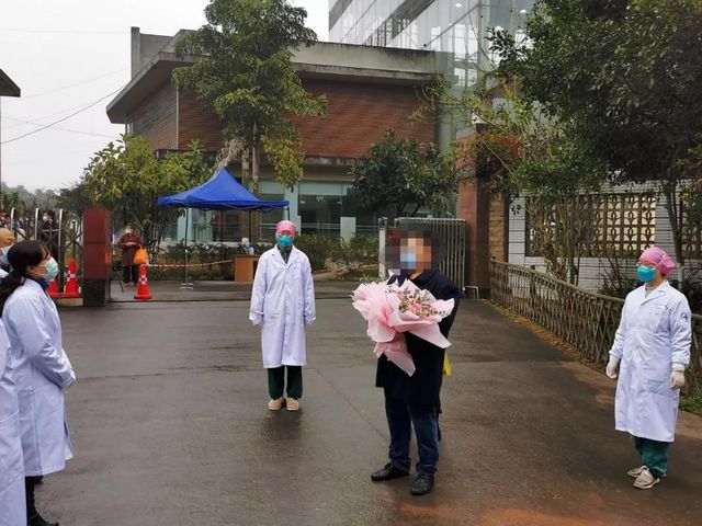瀘州首批2例新冠肺炎患者治愈出院
