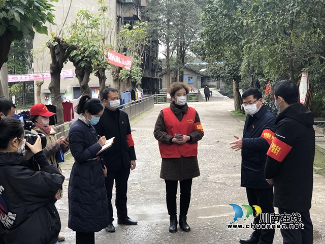 龍馬潭區(qū)委書記劉光明到羅漢街道督導(dǎo)疫情防控工作