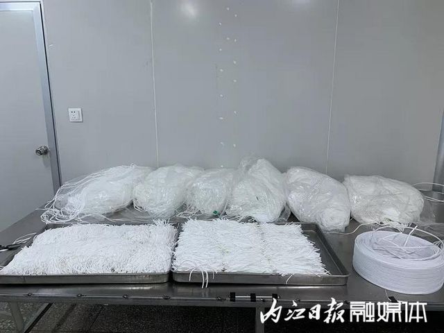 奇跡！短短7天 日產(chǎn)5000“內(nèi)江造”民用KN95口罩正式試產(chǎn)(圖3)