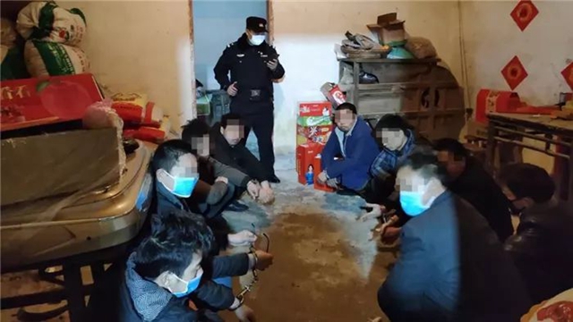 【警醒】11人賭博僅1人佩戴口罩 敘永這些人遭了(圖2)