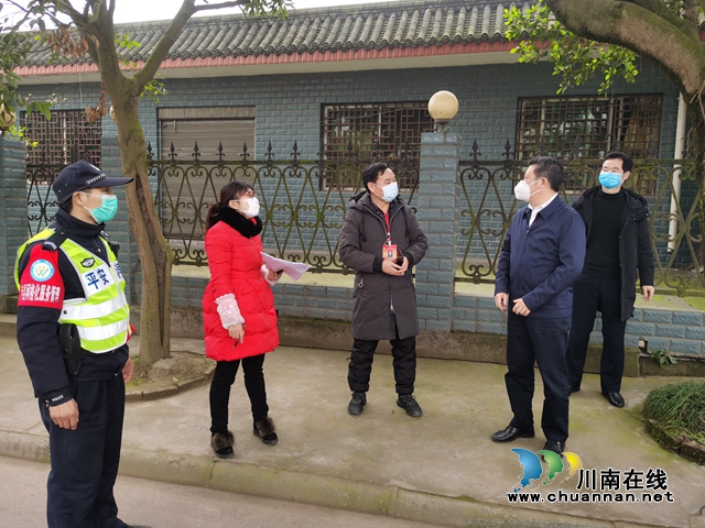 瀘縣人大常委會主任顏習林到潮河鎮(zhèn)看望慰問新冠肺炎疫情防控一線人大代表