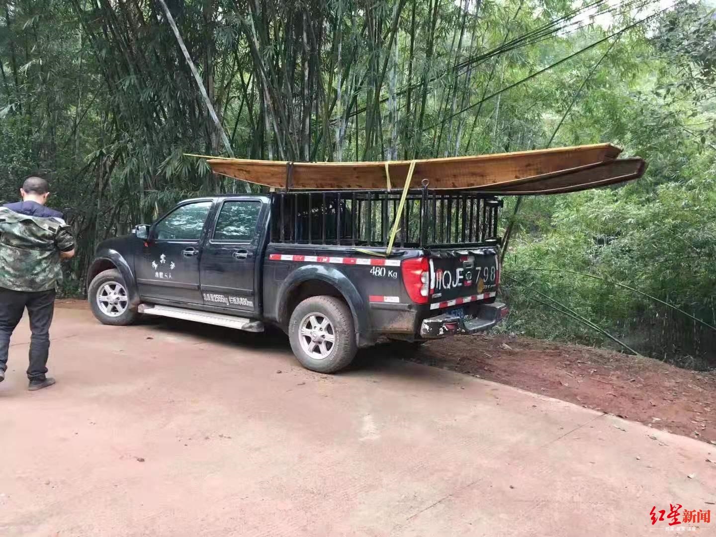 疫情當(dāng)前 宜賓4男子竟下河捕魚 被警方現(xiàn)場擋獲(圖3)