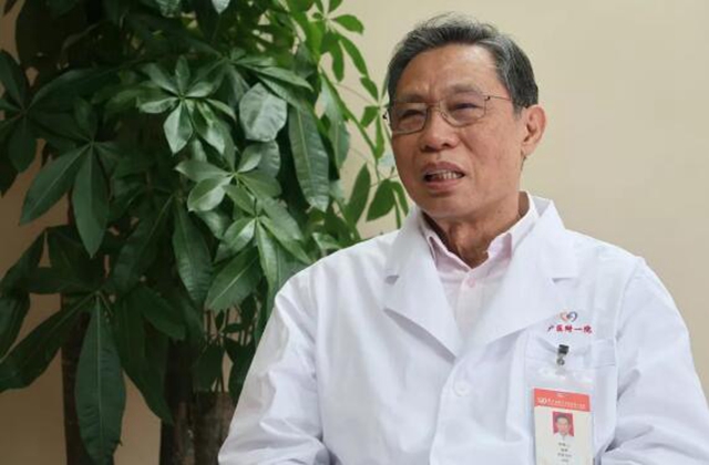 鐘南山：李文亮是英雄，武漢地方政府和衛(wèi)生部門應(yīng)為疫情負責(zé)