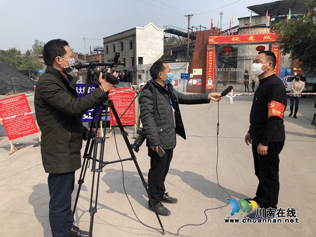 疫情防控宣傳的排頭兵李小紅：我用鏡頭敬英雄！(圖5)