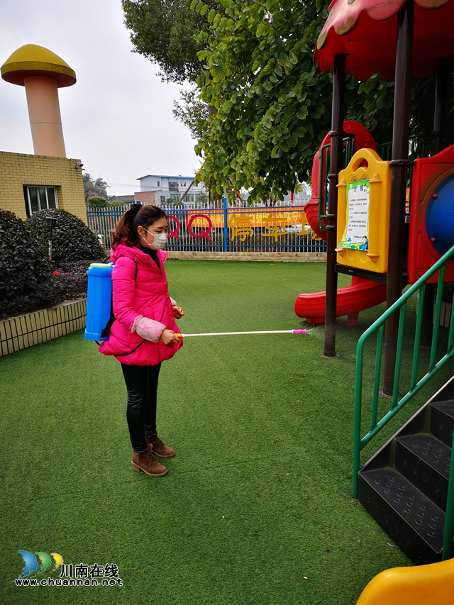 瀘縣方洞鎮(zhèn)中心幼兒園園長屈翠嵐一線抗疫掠影(圖3)