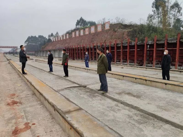 防疫不松有序復(fù)工 成宜高速有望6月底實現(xiàn)半幅通車(圖3)