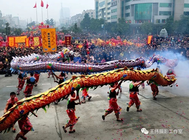 二月二，龍?zhí)ь^！||王偉鄉(xiāng)愁攝影作品《龍在民間》賞析(圖7)