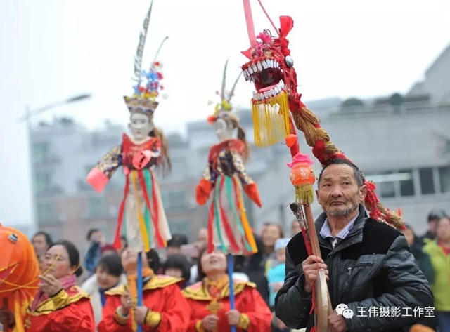 二月二，龍?zhí)ь^！||王偉鄉(xiāng)愁攝影作品《龍在民間》賞析(圖50)