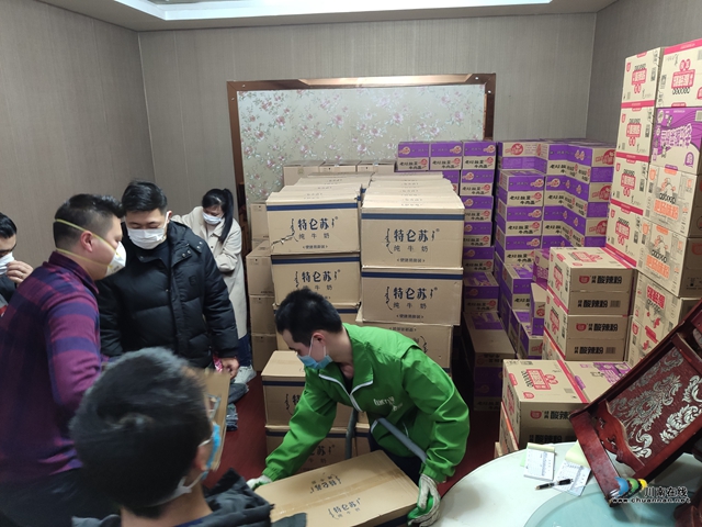 瀘州江陽：護航抗疫一線 警務(wù)保障跑在時間前面(圖3)