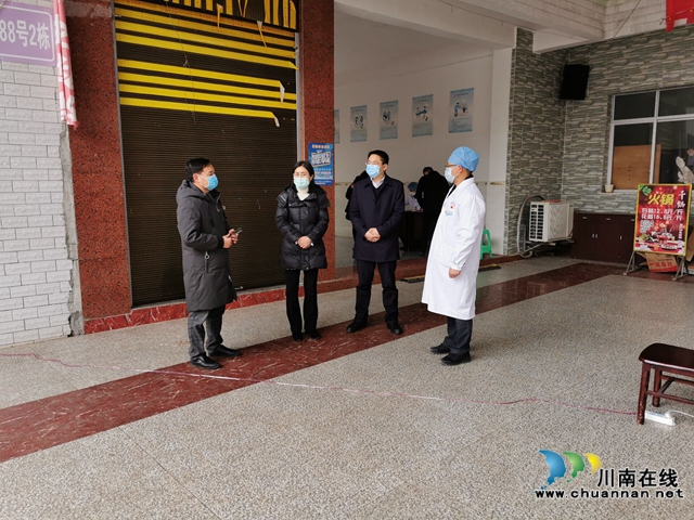 楊開春到瀘縣潮河鎮(zhèn)督導疫情防控及重點項目復工復產(chǎn)工作(圖2)