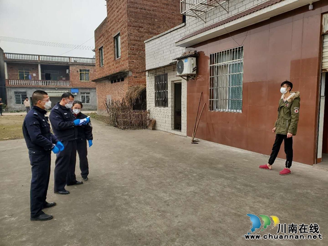 瀘縣太伏鎮(zhèn)派出所所長(zhǎng)曾勇抗疫工作側(cè)記