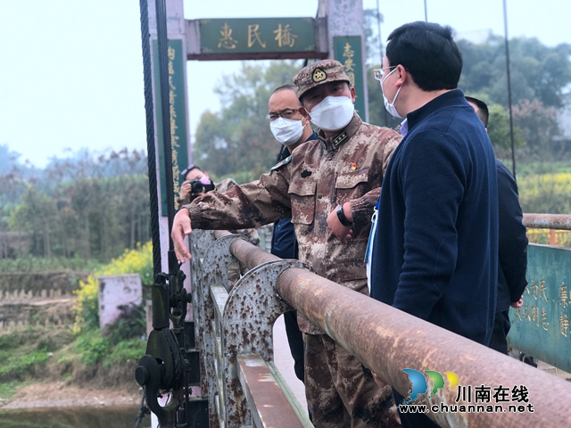 瀘縣縣委常委、人武部政委金林松到百和鎮(zhèn)、立石鎮(zhèn)督導(dǎo)河長制工作(圖3)