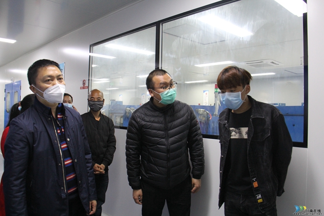 瀘縣：扶貧干部帶貧困戶進(jìn)城“趕考” 助力貧困戶就業(yè)增收(圖4)