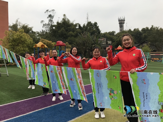 瀘縣立石鎮(zhèn)：暖心！孩子們，老師在這兒等你