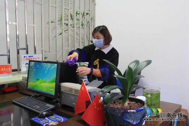 瀘縣云龍鎮(zhèn)：周末衛(wèi)生大掃除，干凈整潔展新貌(圖2)