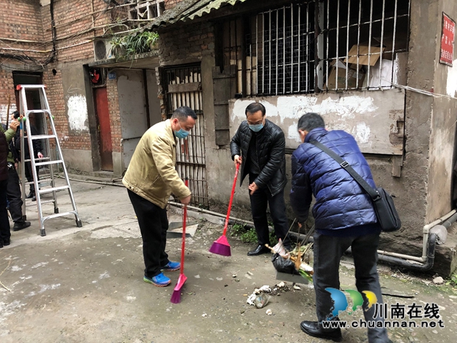 環(huán)境衛(wèi)生大掃除，合江縣市場監(jiān)管局一起行動！(圖2)